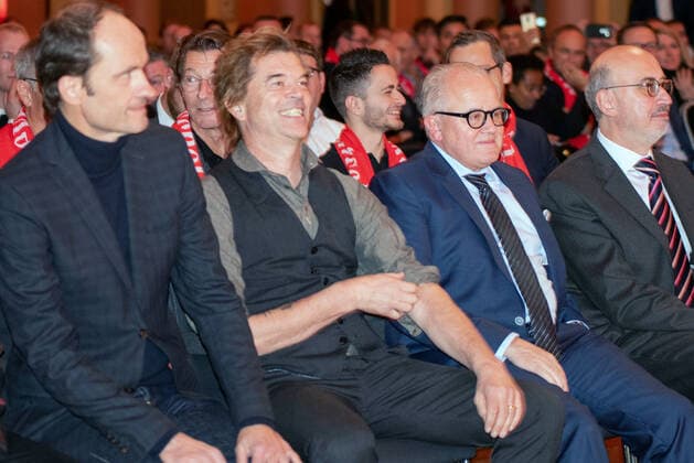 Campino ( Frontmann der Band Die Toten Hosen) und DFB-Präsident Fritz Keller. Deutschland, Frankfurt, 18.11.2019, DFB, Verleihung des Julius Hirschpreis, Gesellschaftshaus Palmgarten