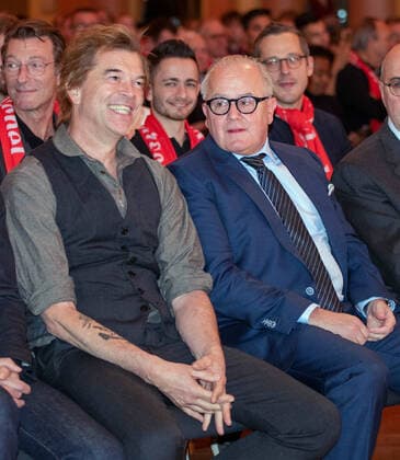 Campino ( Frontmann der Band Die Toten Hosen) und DFB-Präsident Fritz Keller. Deutschland, Frankfurt, 18.11.2019, DFB, Verleihung des Julius Hirschpreis, Gesellschaftshaus Palmgarten