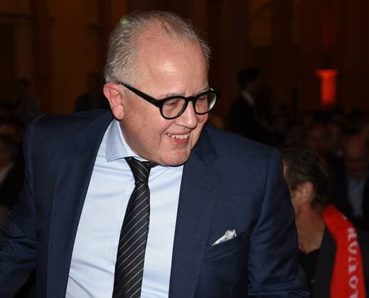 18.11.2019 GER, Frankfurt am Main, Verleihung des Julius Hirsch Preis des DFB (Deutscher Fußball-Bund) die Kult-Band die Toten Hosen mit Sänger Campino direkt neben DFB Präsident Friedrich Walter Fritz Keller