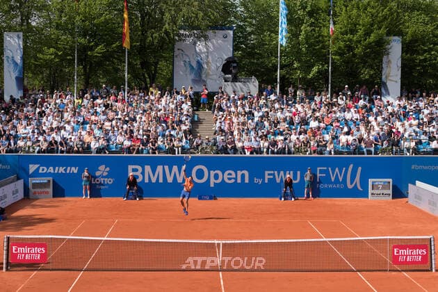 Tennis, BMW Open, Tag 6 Im Bild Philipp KOHLSCHREIBER (GER) Aufschlag Schriftzug BMW Open und Fans im Hintergrund. München MTTC Iphitos Bayern Deutschland Copyright: Passion2Press MarkusxFischerx