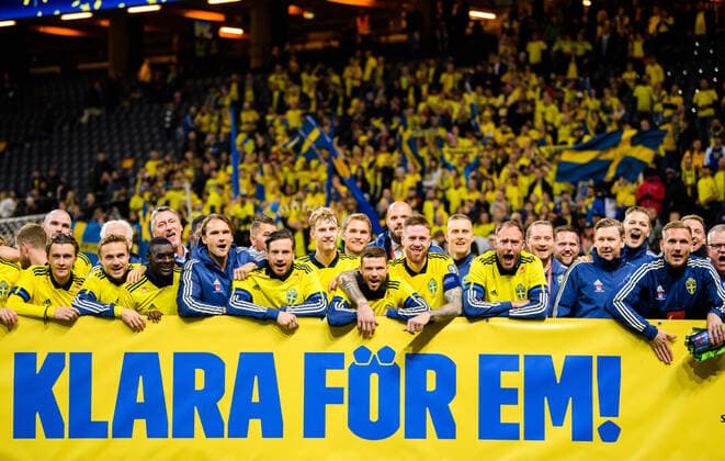Bilder des Jahres 2019, Sport 11 November Sport Bilder des Tages 191118 Players of Sweden celebrate after the UEFA EURO, EM, Europameisterschaft,Fussball Qualifier, EM, Europameisterschaft football match between Sweden and Faroe Islands on November 18, 2019 in Stockholm. Photo: Joel Marklund BILDBYRAN kod JM 88080 BBENG football soccer fotboll fotball UEFA Euro Qualifier landskamp EM-kval em-kvalifisering em-kvalik Sverige Sverige A Sweden Färöarna Faroe Islands jubel *** 191118 Players of Sweden celebrate after the UEFA Euro Qualifier football match between Sweden and Faroe Islands on November 18, 2019 in Stockholm Photo Joel Marklund BILDBYRAN code JM 88080 BBENG football soccer soccer football UEFA Euro Qualifier international championship qualifying for qualifying Sweden Sweden A Sweden Faroe Islands cheering,  Copyright: JOELxMARKLUND BB191118JM090