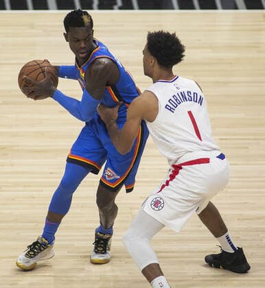 Sport Bilder des Tages November 18, 2019, Los Angeles, California, United States of America: Jerome Robinson 1 of the Los Angeles Clippers guards Dennis Schroder 17 of the Oklahoma Thunder during their NBA, Basketball Herren, USA game on Monday November 18, 2019 at the Staples Center in Los Angeles, California. Clippers defeat Thunder, 90-88. ARIANA RUIZ PI Clippers defeat Thunder, 90-88 - ZUMAp124 20191118_zaa_p124_013 Copyright: xArianaxRuiz Pix