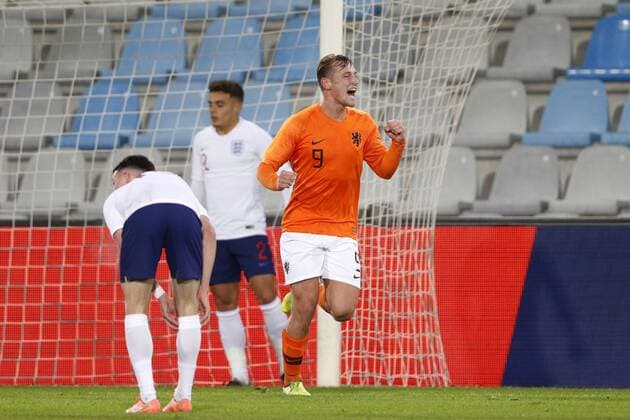 Kaj Sierhuis of the Netherlands U21, U 21 (R) during the International Friendly, Länderspiel, Nationalmannschaft match between The Netherlands U21 and England U21 at the Vijverberg stadium on November 19, 2019 in Doetinchem, The Netherlands International Friendly 2019 2020 xVIxANPxSportx xJeroenxPutmansxIVx 401878330