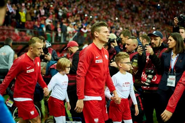19.11.2019 WARSZAWA ( WARSAW ) PGE NARODOWY PILKA NOZNA (FOOTBALL) ELIMINACJE MISTRZOSTW EUROPY UEFA EURO, EM, Europameisterschaft,Fussball 2020 ( UEFA EURO 2020 QUALIFICATION ) MECZ POLSKA - SLOWENIA ( GAME POLAND - SLOVENIA ) NZ. LUKASZ PISZCZEK, KAMIL GROSICKI FOTO RADOSLAW JOZWIAK CYFRASPORT NEWSPIX.PL --- Newspix.pl  raj2019111910544 1