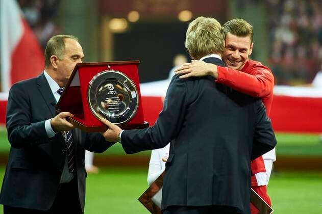 19.11.2019 WARSZAWA ( WARSAW ) PGE NARODOWY PILKA NOZNA (FOOTBALL) ELIMINACJE MISTRZOSTW EUROPY UEFA EURO, EM, Europameisterschaft,Fussball 2020 ( UEFA EURO 2020 QUALIFICATION ) MECZ POLSKA - SLOWENIA ( GAME POLAND - SLOVENIA ) NZ. LUKASZ PISZCZEK, ZBIGNIEW BONIEK FOTO RADOSLAW JOZWIAK CYFRASPORT NEWSPIX.PL --- Newspix.pl  raj2019111910548 1