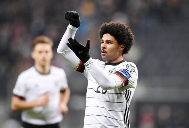 Bilder des Jahres 2019, Sport 11 November Sport Bilder des Tages Fussball International EM 2020 Qualifikation Gruppe C in Frankfurt Deutschland - Nordirland 19.11.2019 JUEBL Deutschland; Torschuetze zum 3-1 Serge Gnabry *** Football International EM 2020 Qualification Group C in Frankfurt Germany Northern Ireland 19 11 2019 JUEBL Germany Scorers for 3 1 Serge Gnabry
