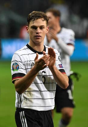 Fussball, Herren, Saison 2019 20, EM-Qualifikation, Gruppe C (8. Spieltag) in Frankfurt, Deutschland - Nordirland (6:1), Joshua Kimmich (Deutschland) bei den Fans, Jubel nach dem Abpfiff, 19.11. 2019, Copyright: xMatthiasxKochx