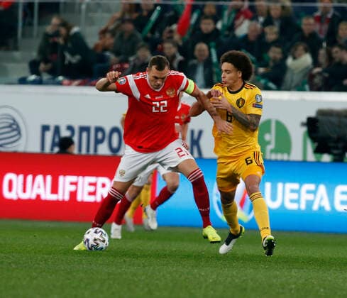 RUSSIAN FEDERATION. St. Peterburg. 16 november 2019. Stadium Gazprom Arena . Qualifying tournament of the European Football Championship 2020. National teams RUSSIA vs national team, Nationalteam BELGIUM.. 22. DZYUBA Artyom (Russia) vs 6. WITSEL Axel (Belgium). 