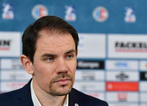 20.11.2019 - Handball - 1. Bundesliga - Saison 2019 2020 - HC Erlangen HCE - Pressekonferenz Pressetermin Medientermin - Bekanntgabe Michael Haaß als neuer Cheftrainer für die kommende Saison - - Rene Selke ( Geschäftsführer HC Erlangen HCE )