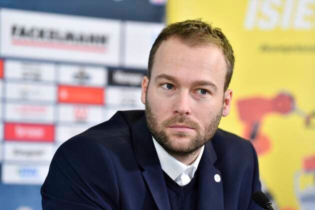 20.11.2019 - Handball - 1. Bundesliga - Saison 2019 2020 - HC Erlangen HCE - Pressekonferenz Pressetermin Medientermin - Bekanntgabe Michael Haaß als neuer Cheftrainer für die kommende Saison - - Kevin Schmidt ( Sportdirektor HC Erlangen HCE )