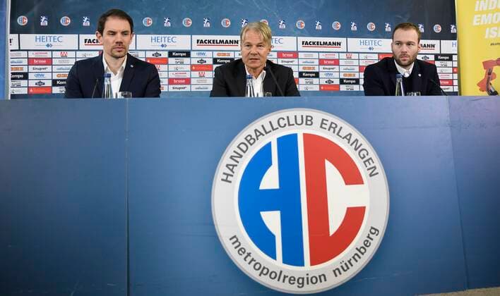 20.11.2019 - Handball - 1. Bundesliga - Saison 2019 2020 - HC Erlangen HCE - Pressekonferenz Pressetermin Medientermin - Bekanntgabe Michael Haaß als neuer Cheftrainer für die kommende Saison - - Rene Selke ( Geschäftsführer HC Erlangen HCE ) Dr. Carsten Bissel (Aufsichtsratsvorsitzender des HC Erlangen) Kevin Schmidt ( Sportdirektor HC Erlangen HCE )