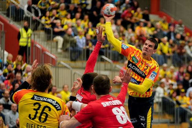 Andre Schmid (Andy Schmid, RNL, 2), beim Sprungwurf, Wurf, Torwurf, Action, Aktion, Spielszene, 20.11.2019, Mannheim (Deutschland), Handball, EHF-Pokal, Rhein-Neckar Löwen - SKA Minsk
