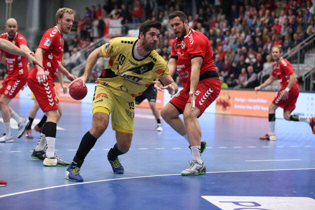 v.l. Dominic Luciano (HSG Krefeld 19), Jan Brosch (ASV Hamm-Westfalen 5) GER, Handball, 2. Bundesliga, ASV Hamm-Westfalen gegen HSG Krefeld, 20.11.2019 Hamm Copyright: xEibner-Pressefotox xJanxStrohdiekx EP_JSK