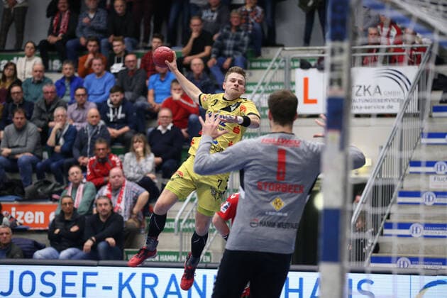 Henrik Schiffmann (HSG Krefeld 2) gegen Felix Storbeck (ASV Hamm-Westfalen 1)(vorne) GER, Handball, 2. Bundesliga, ASV Hamm-Westfalen gegen HSG Krefeld, 20.11.2019 Hamm Copyright: xEibner-Pressefotox xJanxStrohdiekx EP_JSK