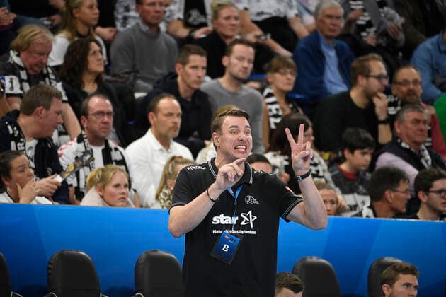 Anweisungen von THW-Trainer Filip Jicha, Handball, Männer, THW Kiel vs HC Motor Saporischja (Zaporozhye), Champions-League, 9. Spieltag, Gruppenphase, 20.11.19 Kiel Sparkassen-Arena Schleswig-Holstein Germany