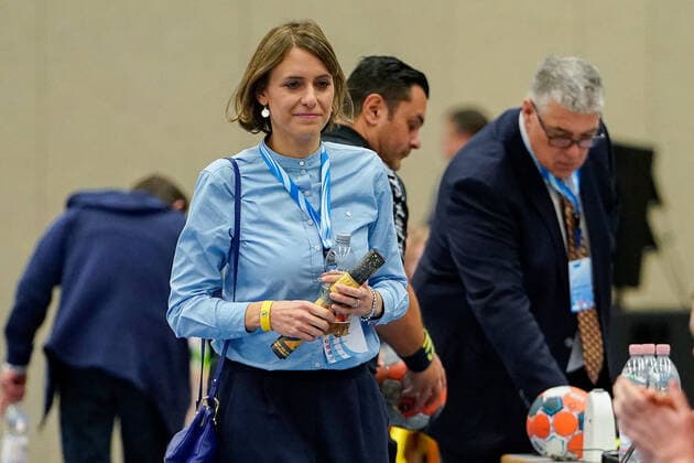 Jennifer Kettemann (Geschäftsführerin, RNL), Einzelbild, Aktion, Action, Freude, freundlich, fröhlich, glücklich, strahlend, optimistisch, 20.11.2019, Mannheim (Deutschland), Handball, EHF-Pokal, Rhein-Neckar Löwen - SKA Minsk