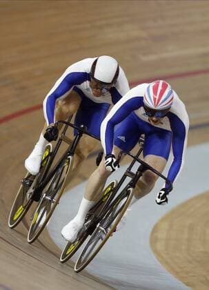Olympia, Historie, Rückblick auf die Sommerspiele 2008 in Peking Chris Hoy & Jason Kenny Great Britain Mens Sprint Final Olympic Stadium, Beijing, China 19 August 2008  Copyright: MaryxEvansxAllstarxPaulxMcFegan 12419903
