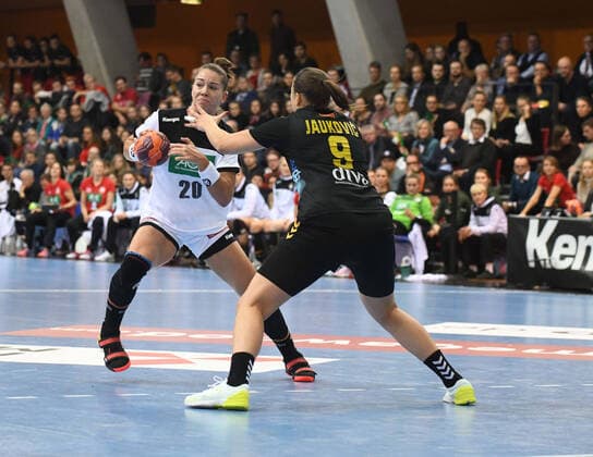 Emily Bölk (Deutschland), Deutschland - Montenegro, Testspiel Handball Frauen-Nationalmannschaft, SCHARRena Stuttgart, 21.11.2019. Deutschland - Montenegro, Testspiel Handball Frauen-Nationalmannschaft, SCHARRena Stuttgart, 21.11.2019 Stuttgart Copyright: xMemmlerx Eibner-Pressefotox EP_mmr