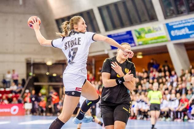 Alicia Stolle (Deutschland 17) Deutschland - Montenegro Laenderspiel Vorbereitungsspiel SCHARRena Stuttgart Baden-Wuerttemberg Deutschland Stuttgart. 21.11.19 Handball Länderspiel , Stuttgart Baden Wuerttemberg Deutschland