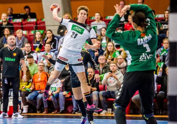 Ina Grossmann (DEUTSCHLAND 21) Deutschland - Montenegro Laenderspiel Vorbereitungsspiel SCHARRena Stuttgart Baden-Wuerttemberg Deutschland Stuttgart. 21.11.19 Handball Länderspiel , Stuttgart Baden Wuerttemberg Deutschland