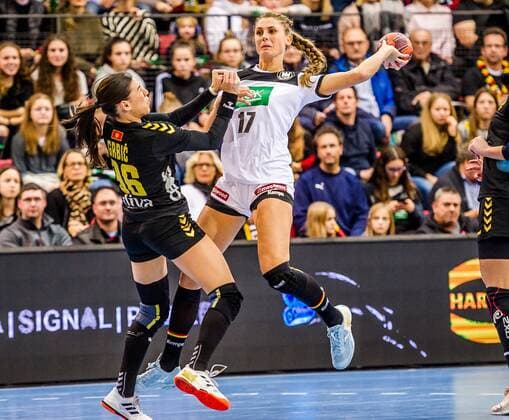 Alicia Stolle (Deutschland 17) Deutschland - Montenegro Laenderspiel Vorbereitungsspiel SCHARRena Stuttgart Baden-Wuerttemberg Deutschland Stuttgart. 21.11.19 Handball Länderspiel , Stuttgart Baden Wuerttemberg Deutschland