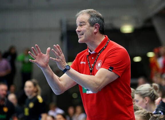 BAU 21.11.2019 Stuttgart Handball Frauen Deutschland vs. Montenegro, Trainer Henk Groener (GER)