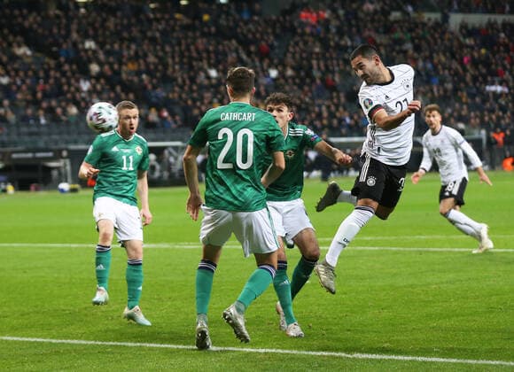 19.11.2019, Fussball, Europa, EM-Qualifikation, 10. Spieltag, Saison 2018 2019, Herren, deutsche Nationalmannschaft, Deutschland, DFB - Nordirland 6-1, v.l. Ferguson Shane, Nordirland, Cathcart Craig, Nordirland, Flanagan Thomas, Nordirland, Ilkay Gündogan, deutsche Nationalmannschaft, Deutschland, Aktion, Zweikampf, Spielszene, action,