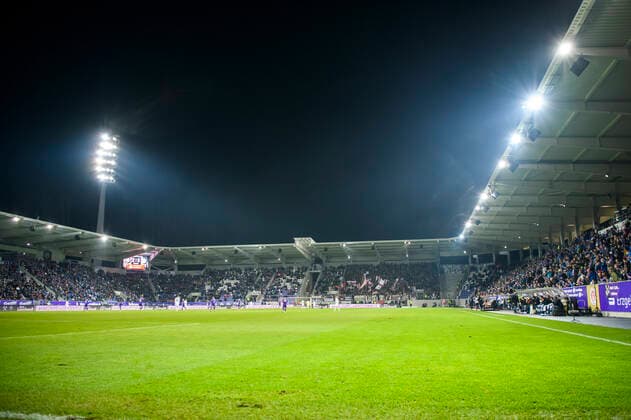 Fußball, Stadiongeschichte FC Erzgebirge Aue 22.11.2019, xkvx, Fussball 2.Bundesliga, Erzgebirge Aue - FC St.Pauli emspor, v.l. Stadionansicht Ansicht Arena Stadion Innenraum Innen Innenansicht Rasen Tribuene (DFL DFB REGULATIONS PROHIBIT ANY USE OF PHOTOGRAPHS as IMAGE SEQUENCES and or QUASI-VIDEO) Aue