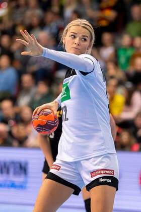 Stuttgart, Deutschland 21. November 2019: EHF Frauen Testspiel - Deutschland vs. Montenegro Evgenija Minevskaja (Deutschland Brest) Stuttgart Scharrena Deutschland