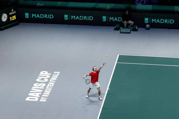 Sport Bilder des Tages Russian tennis player Andrey Rublev in action against Canadian Vasek Pospisil during the first match of the Davis Cup s semifinal match between Russia and Canada played at Caja Magica stadium in Madrid, Spain on 23 November 2019. Russia vs Canada !ACHTUNG: NUR REDAKTIONELLE NUTZUNG!  Copyright: xEmilioxNaranjox GRAF5004 20191123-637101123946288730