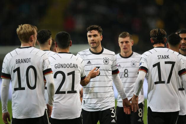 19.11.2019, Fussball, Europa, EM-Qualifikation, 10. Spieltag, Saison 2018 2019, Herren, deutsche Nationalmannschaft, Deutschland, DFB - Nordirland 6-1, v.l. Aktion, Freude, jubeln, Jubel nach Tor zum 5-1, Julian Brandt, Deutschland,Ilkay Gündogan, deutsche Nationalmannschaft, Deutschland, Jonas Hector, Deutschland,Toni Kross, Deutschland, Niklas Stark, Deutschland,