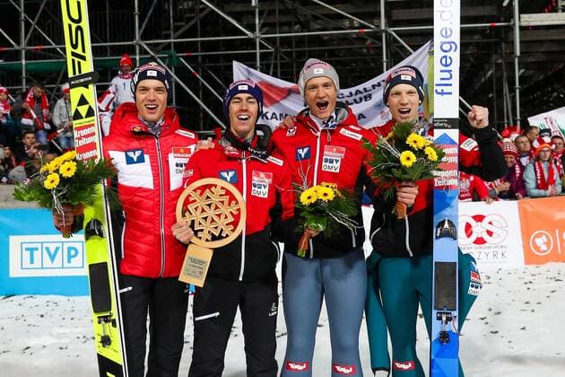 Bilder des Jahres 2019, Sport 11 November Sport Bilder des Tages Ski jumping, Skispringen, Ski, nordisch - FIS WC Wisla WISLA,POLAND,23.NOV.19 - NORDIC SKIING, SKI JUMPING - FIS World Cup, large hill, team event. Image shows Philipp Aschenwald (AUT), Stefan Kraft (AUT), Daniel Huber (AUT) and Jan Hoerl (AUT). GEPAxpictures xPhilippxBrem
