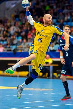 Bietigheim, Deutschland 23. November 2019: 2. BL - 19 20- SG BBM Bietigheim vs. VfL Gummersbach Alexander Becker (Gummersbach) Bietigheim Egetrans Arena Baden-Württemberg Deutschland