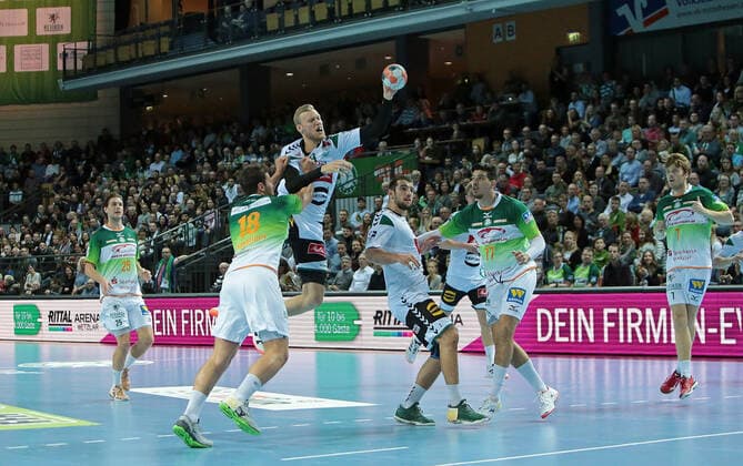 23.11.2019, xovx, Handball Bundesliga, HSG Wetzlar - TSV GWD Minden emspor, Angriff Minden, v.l. Olle Forsell Schefvert (HSG Wetzlar), Nils Torbruegge (HSG Wetzlar), Christoffer Rambo (GWD Minden), Lucas Meister (GWD Minden), Stefan Cavor (HSG Wetzlar), Kristian Bjoernsen (HSG Wetzlar), Aktion . (DFL DFB REGULATIONS PROHIBIT ANY USE OF PHOTOGRAPHS as IMAGE SEQUENCES and or QUASI-VIDEO) Wetzlar