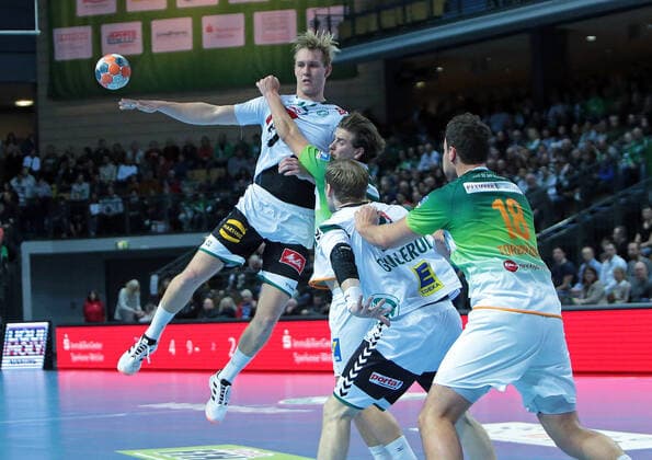 23.11.2019, xovx, Handball Bundesliga, HSG Wetzlar - TSV GWD Minden emspor, Angriff Minden, v.l. Marian Michalczik (GWD Minden), Olle Forsell Schefvert (HSG Wetzlar), Magnus Gullerud (GWD Minden), Nils Torbruegge (HSG Wetzlar), Aktion . (DFL DFB REGULATIONS PROHIBIT ANY USE OF PHOTOGRAPHS as IMAGE SEQUENCES and or QUASI-VIDEO) Wetzlar