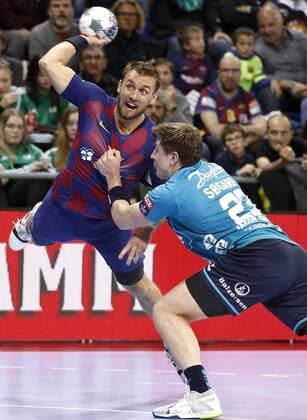 Barcelona s Luka Cindric (L) in action against Flensburg-Handewitt s Goeran Soegaard Johannessen (R) during the Handball Champions League match between FC Barcelona, Barca and Flensburg-Handewitt at Palau Blaugrana in Barcelona, Catalonia, Spain, 23 November 2019. FC Barcelona - Flensburg-Handewitt !ACHTUNG: NUR REDAKTIONELLE NUTZUNG!  Copyright: xAndreuxDalmaux GRAF5599 20191123-637101436749226811