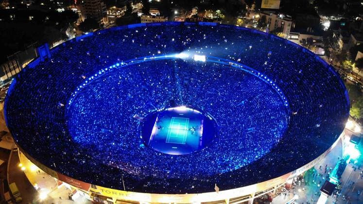 Bilder des Jahres 2019, Sport 11 November Sport Bilder des Tages November 23, 2019: EUM20191123DEP18.JPG.CIUDAD DE MEXICO. SportDeportes-Tenis-Federer.- 23 de noviembre de 2019. Aspectos de la Plaza de Toros Mexico convertida en cancha de tenis durante el encuentro amistoso entre el suizo Roger Federer y el aleman Alexander Zverev. Foto: Agencia EL UNIVERSALLuis RamirezEELG Latin News: November 23, 2019 *** November 23, 2019 EUM20191123DEP18 JPG MEXICO CITY SportDeportes Tennis Federer November 23, 2019 Aspects of Plaza de Toros Mexico turned into a tennis court during the friendly match between Swiss Roger Federer and German Alexander Zverev Photo Agency EL UNIVERSALLuis RamirezEELG Latin News November 23, 2019  - ZUMAu78_ 20191123_zaf_u78_065 Copyright: xElxUniversalx