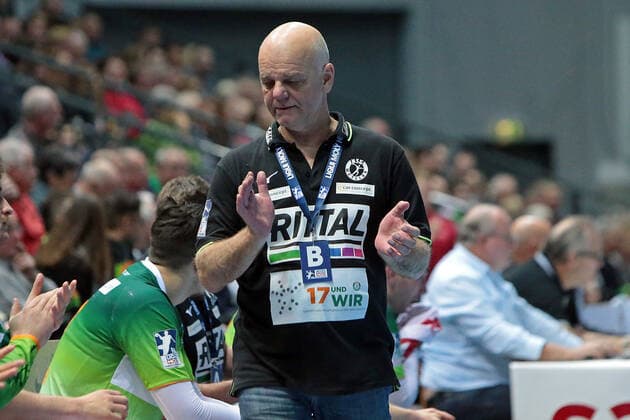 23.11.2019, xovx, Handball Bundesliga, HSG Wetzlar - TSV GWD Minden emspor, Angriff Minden, Trainer Kai Wandschneider (HSG Wetzlar), Freisteller. (DFL DFB REGULATIONS PROHIBIT ANY USE OF PHOTOGRAPHS as IMAGE SEQUENCES and or QUASI-VIDEO) Wetzlar