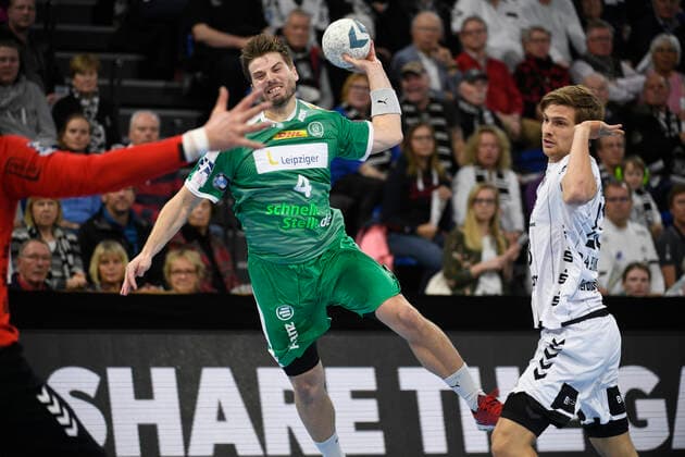 Patrick Wiesmach Larsen (SC DHfK Leipzig, 4) gegen t23 , Handball-Bundesliga, Liqui-Moly-HBL, Männer, 14. Spieltag, THW Kiel vs SC DHfK Leipzig, 24.11.19 Kiel Sparkassen Arena Schleswig-Holstein Germany