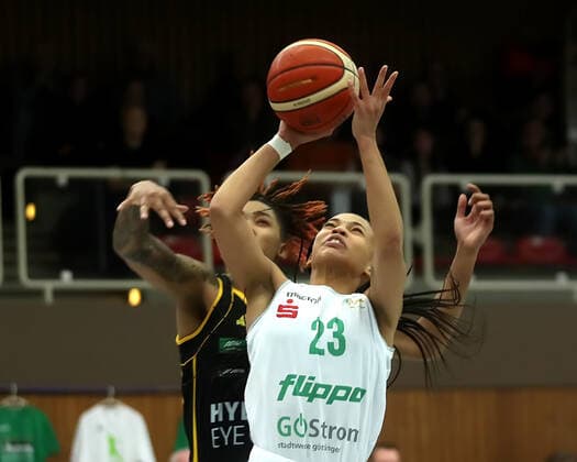 gsd zje Saison 2019 20 Basketball Damen Bundesliga DBBL flippo Baskets BG 74 - inexio Royals Saarlouis Göttingens Cayla McMorris (am Ball) gegen Saarlouis Caitlin Jenkins