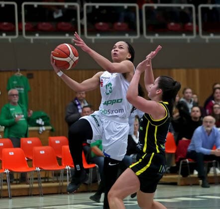 gsd zje Saison 2019 20 Basketball Damen Bundesliga DBBL flippo Baskets BG 74 - inexio Royals Saarlouis Göttingens Cayla McMorris (am Ball) gegen Saarlouis Andrea Andelova