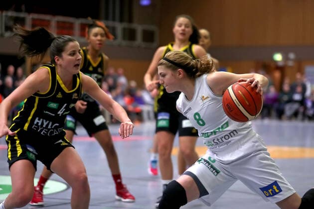 gsd zje Saison 2019 20 Basketball Damen Bundesliga DBBL flippo Baskets BG 74 - inexio Royals Saarlouis Göttingens Jill Morton (am Ball) gegen Saarlouis Andrea Andelova