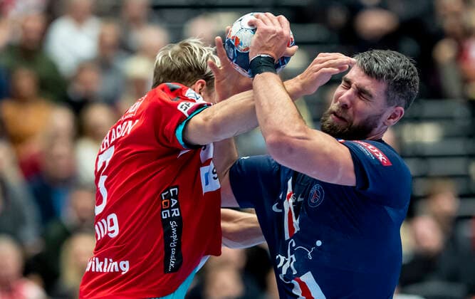 CL herrehaandbold: Aalborg Handbold - Paris Saint-Germain i Jutlander Bank Arena i Aalborg soendag den 24. november 2019 Janus Smaráson (3) Aalborg og Luka Karabatic (22). , Aalborg Copyright: FotografxRenéxSchütze RenéxSchützex cop106 spdk20191124-174425-L