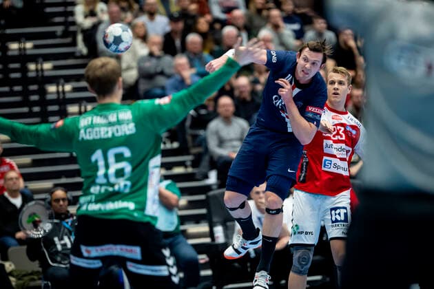 CL herrehaandbold: Aalborg Handbold - Paris Saint-Germain i Jutlander Bank Arena i Aalborg soendag den 24. november 2019 Sander Sagosen (10) og Maalmand Mikael Aggefors (16) Aalborg. , Aalborg Copyright: FotografxRenéxSchütze RenéxSchützex cop106 spdk20191124-174445-L