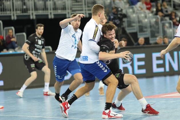 Zagreb, 24.11.2019. - Arena Zagreb hall, 2019 20 EHF Men s Champions League Group Phase. HC PPD Zagreb (white) - Elverum (black) 30:27 SOLSTAD Thomas Alfred (44) vs STOJNIC Darko (15) 