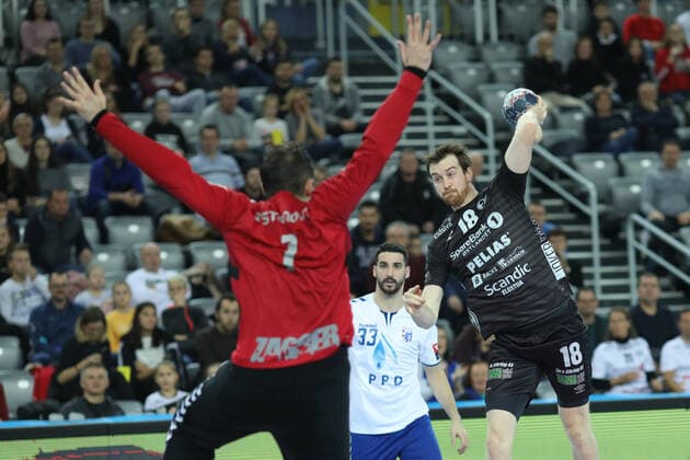 Zagreb, 24.11.2019. - Arena Zagreb hall, 2019 20 EHF Men s Champions League Group Phase. HC PPD Zagreb (white) - Elverum (black) 30:27 BURUD Jonas (18) vs RISTANOVIC Radivoje (1) 