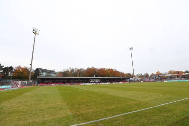 Fußball, Stadiongeschichte SC Fortuna Köln Sonntag 17.11.2019, Saison 2019 20, 18. Spieltag der Regionalliga West im Kölner Südstadion, SC Fortuna Köln - BVB 09 Borussia Dortmund II, Haupttribüne des Südstadions