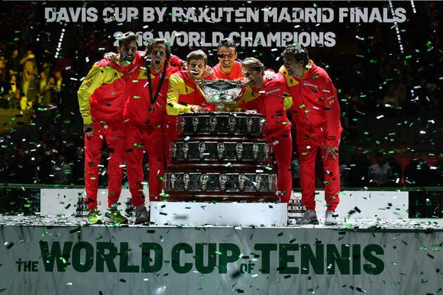 Rafael Nadal and team of Spain holding the trophy of the Davis Cup TENNIS : Madrid 2019 - 24 11 2019 AntoineCouvercelle Panoramic 