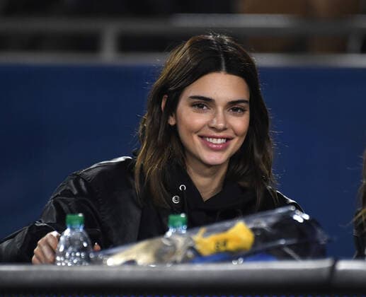 Bilder des Jahres 2019, Sport 11 November Sport Bilder des Tages Celebrity Kendall Jenner smiles during the Baltimore Ravens game against the Los Angeles Rams at the United Airlines Coliseum in Los Angeles, on Monday, November 25, 2019.  LAP20191125808 JONxSOOHOO