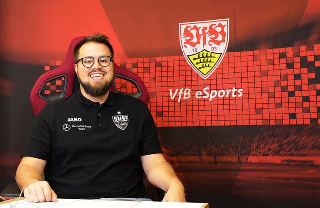 Stuttgart , eSports , Virtual Bundesliga , VfB Stuttgart , Florian von Stackelberg ( Moderator und Kommentator ) *** Stuttgart , eSports , Virtual Bundesliga , VfB Stuttgart , Florian von Stackelberg Moderator and Commentator